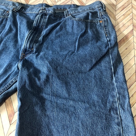 Men’s Levi Strauss 550 Denim Jeans W46 L29. Two Rip Lines Down Leg From Snag. - Picture 3 of 9